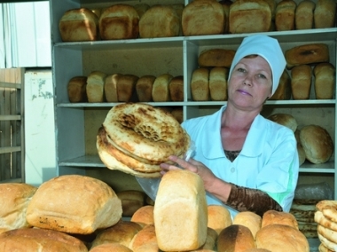 На  время Рамадана снизили цены на хлеб