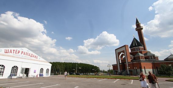 Шатер Рамадана открылся на Поклонной горе