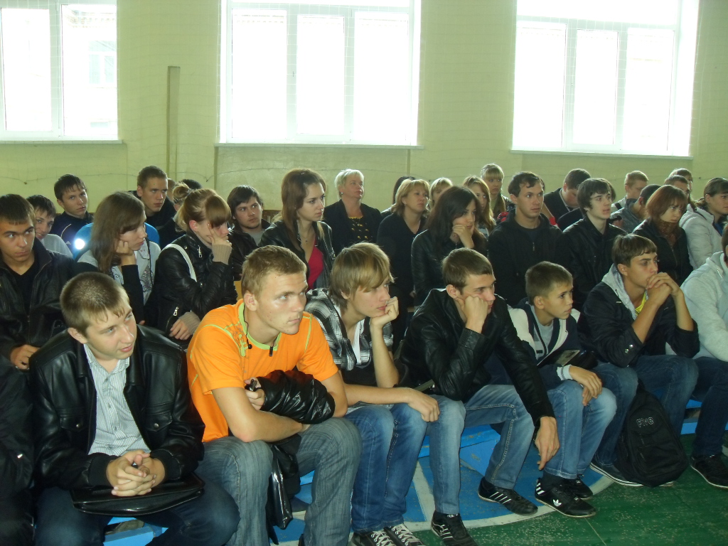 Имам Балашова проводит профилактику экстремизма среди школьников