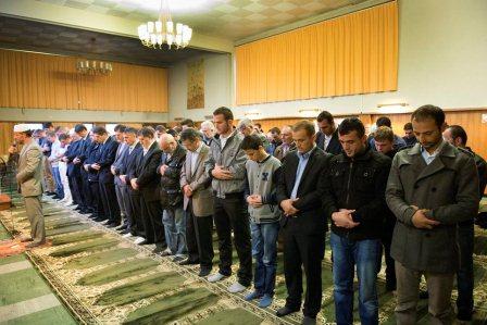 В Швейцарии мусульман приютили протестанты