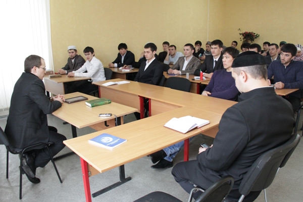 Представитель СМР рассказал студентам МИУ о главных принципах работы имама