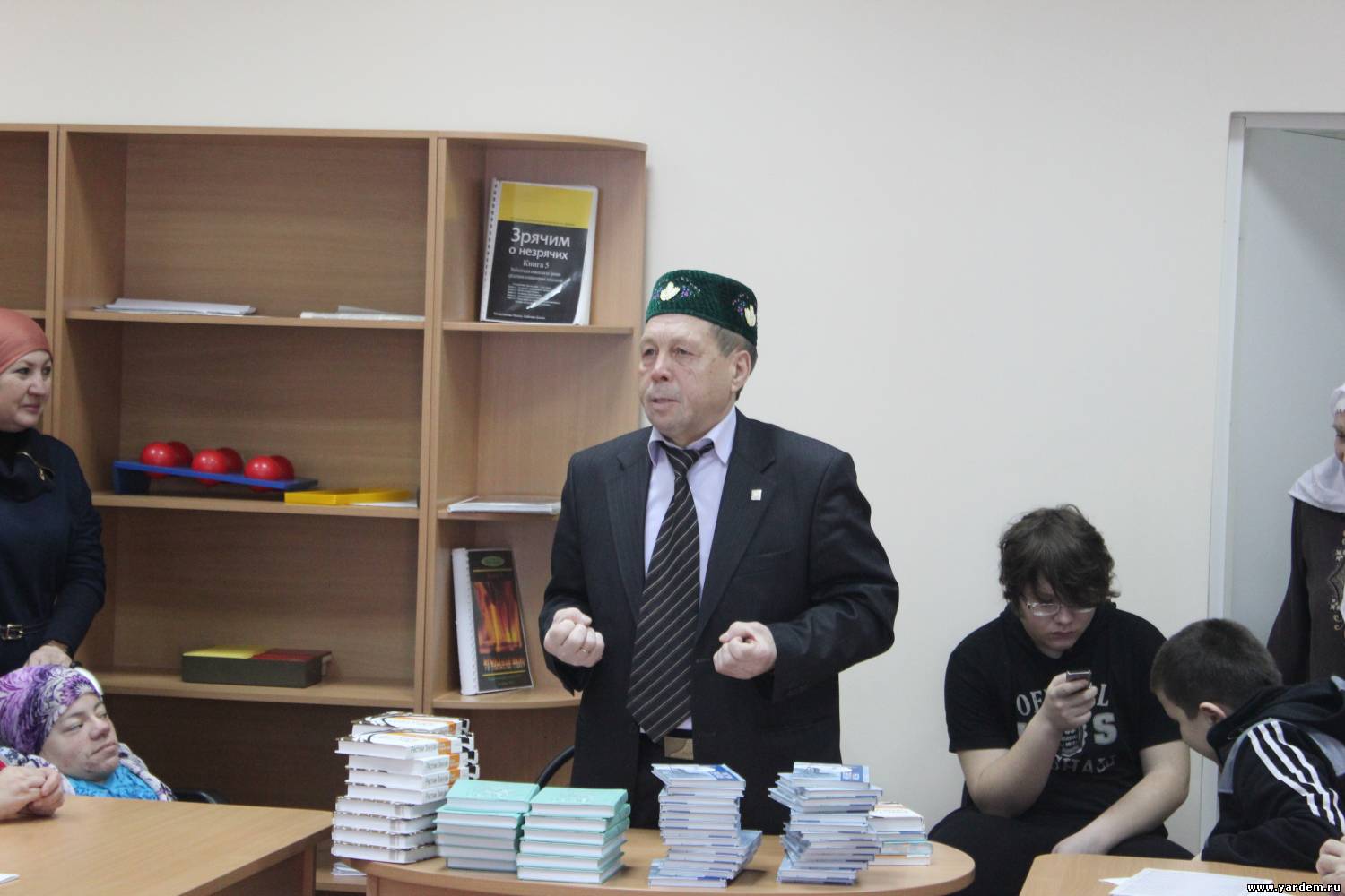 В мечети “Ярдэм” состоялась встреча с поэтом Рустемом Закуан