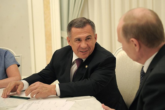 Минниханов попросил Путина о реабилитации крымских татар