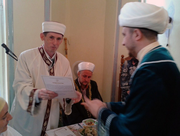 Апастовским имам-хатыйбам вручили Шахадатнама