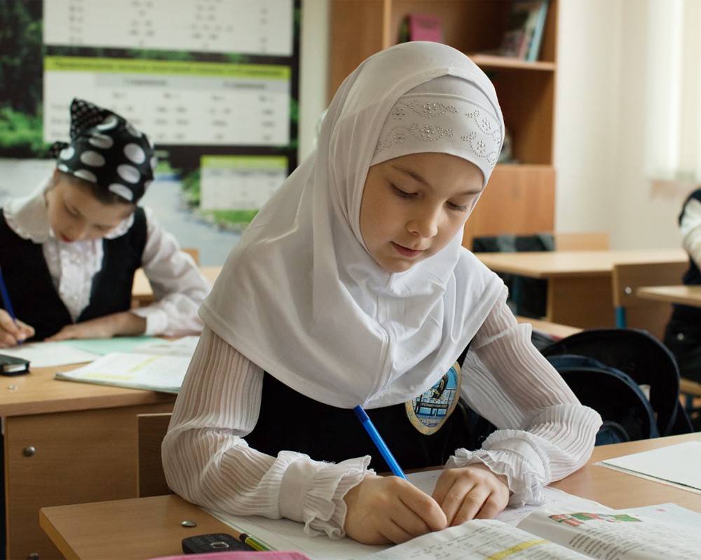Как одеть мусульманку-школьницу?