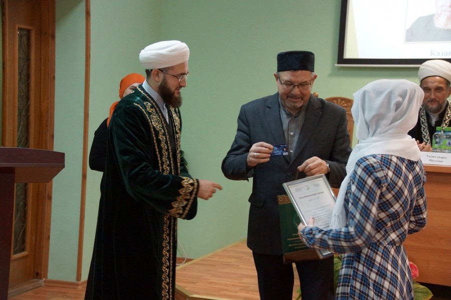 Лучшие студенты были премированы