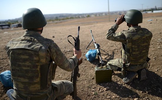 Военный самолет разбился в Сирии на границе с Турцией