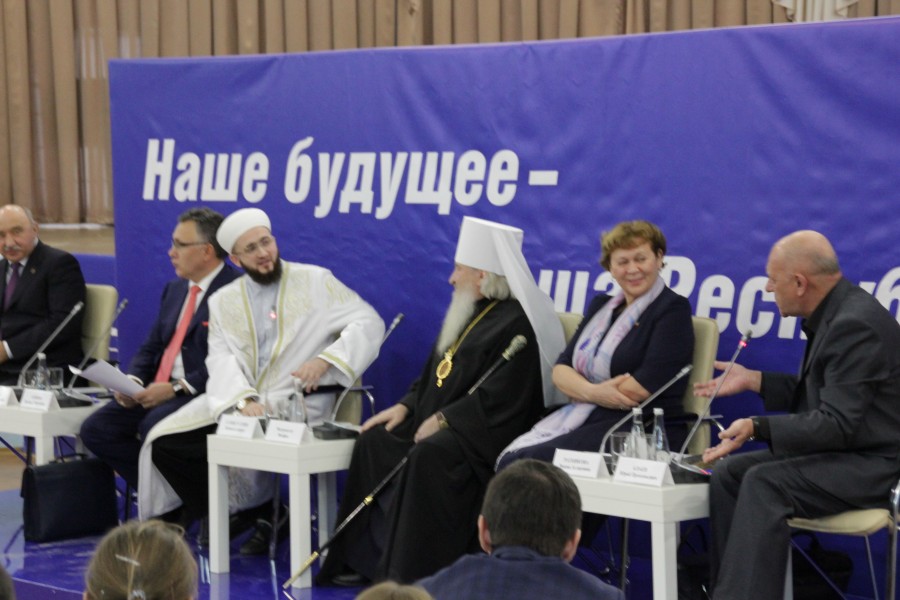Муфтий РТ выступил  в  институте филологии и межкультурных коммуникаций