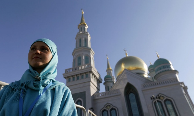 В Московской мечети помогают найти половинку