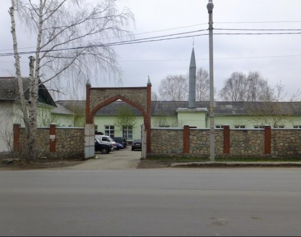 Суд приостановил до августа рассмотрение дела имама мечети «Рахмат»