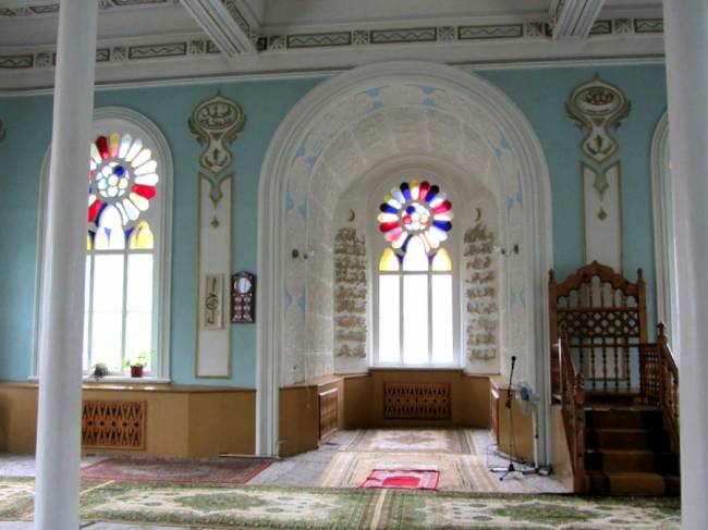Внутри Азимовской мечети