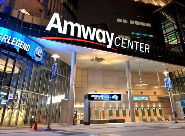 ФСБ провела обыски в российском представительстве Amway