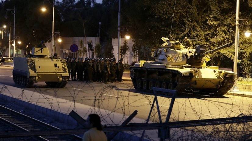 Власти Турции после попытки переворота закрыли более 60 СМИ