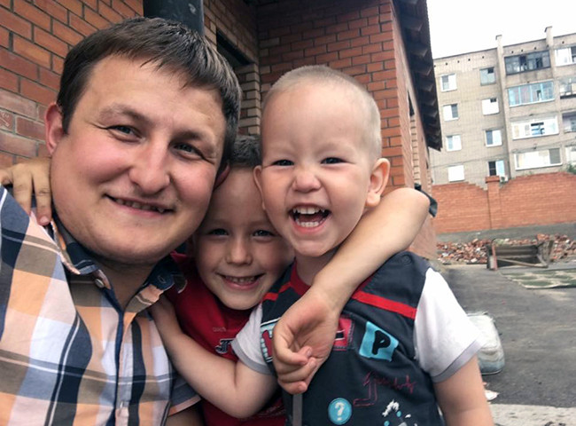 Алмаз хазрат Салахов с детьми