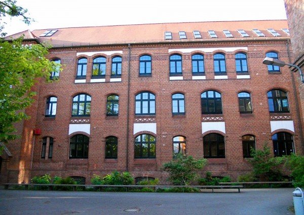 В Германии директор школы запретил мусульманским детям молиться