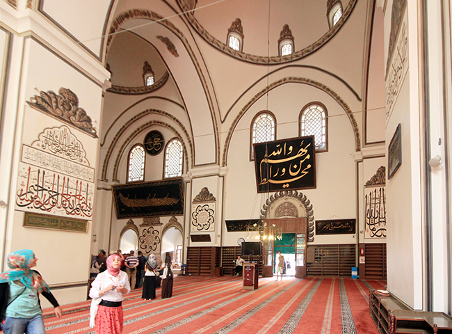 Две турецкие мечети: одна – пример джихада, другая – толерантности