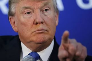 Трамп требует запретить въезд мусульманам в США