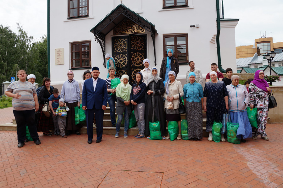 Муфтият Татарстана раздал нуждающимся полторы тонны продуктов