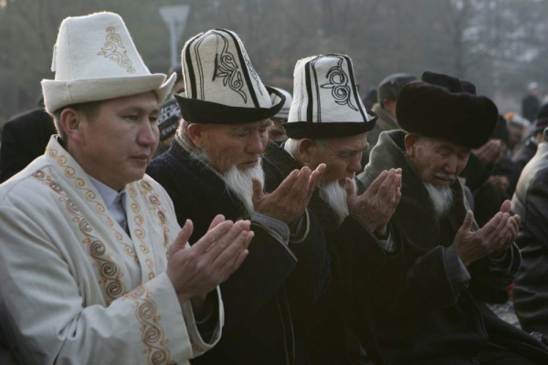 Имамов в Киргизии обязали иметь светское образование
