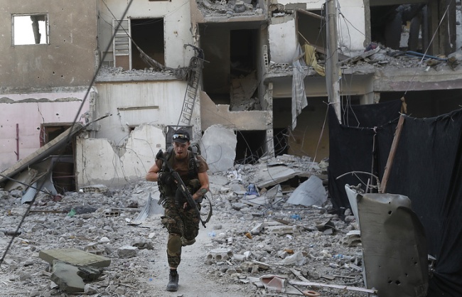 Армия Асада ликвидировала свыше 100 террористов на подступах к Дейр-эз-Зору
