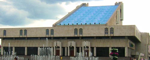 Слушатели курсов реабилитационного центра для незрячих побывали на татарском спектакле